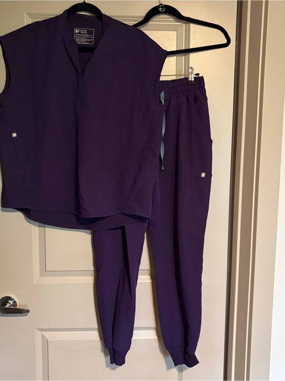 FIGS Purple Rafaela top and Rouched Zamora Jogger Scrub Set - Women's